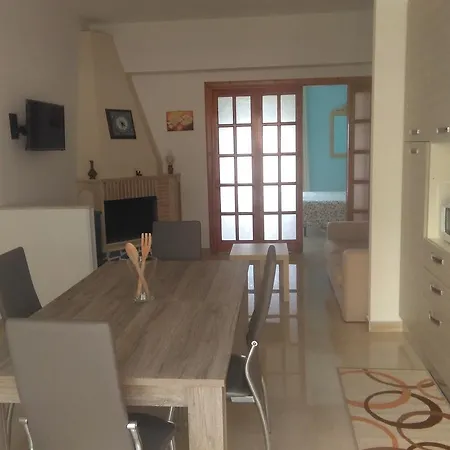 Holiday Rentals * טאורמינה